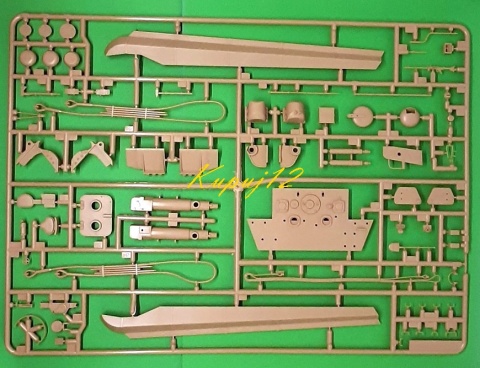 MODEL plastikowy do sklejania czołg Panzer Kampfwagen VI Tiger II King Tiger, Tygrys Królewski, skala 1:35 + farba akrylowa... MODEL plastikowy do sklejania czołg Panzer Kampfwagen VI Tiger II King Tiger, Tygrys Królewski, skala 1:35 + farba akrylowa...