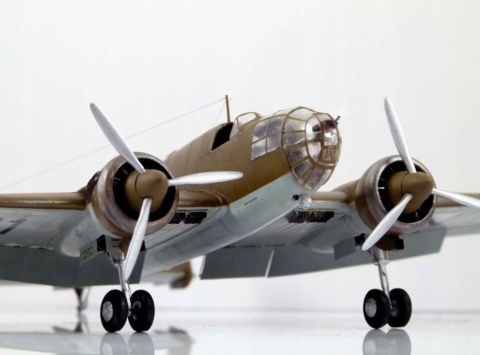 MODEL plastikowego samolotu do sklejania ŁOŚ +podkład, lakier, farby, wash