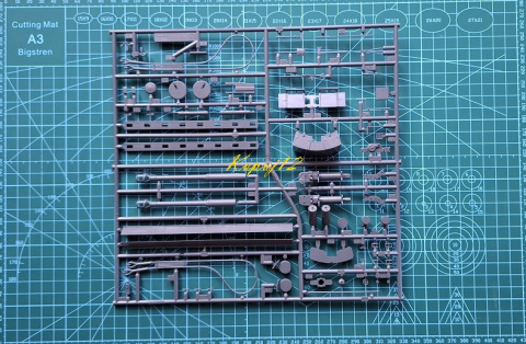 Model do sklejania czołgu do sklejania Panzerkampfwagen VI Tiger I, Tygrys I , skala 1:35 + farby .. Model do sklejania czołgu do sklejania Panzerkampfwagen VI Tiger I, Tygrys I , skala 1:35 + farby ..