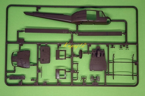 Model śmigłowca Bell UH-1B Huey Italeri Skala 1:72 040