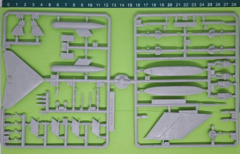 MODEL samolotu do sklejania Gloster Javelin + farby, lakier, klej, 3 pędzle MODEL samolotu do sklejania Gloster Javelin + farby, lakier, klej, 3 pędzle