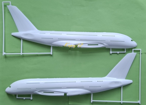 AIRBUS A380 800 New Livery duży plastikowy model samolotu pasażerskiego Lufthansa Revell skala 1:144 AIRBUS A380 800 New Livery duży plastikowy model samolotu pasażerskiego Lufthansa Revell skala 1:144