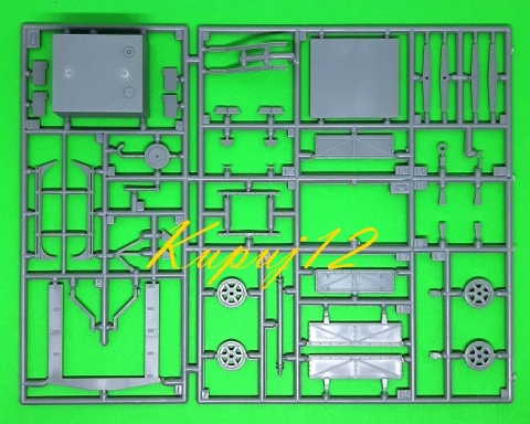 PLASTIKOWY model do sklejania francuski Transporter RENAULT UE + farby akrylowe, podkład do farb akrylowych... PLASTIKOWY model do sklejania francuski Transporter RENAULT UE + farby akrylowe, podkład do farb akrylowych...