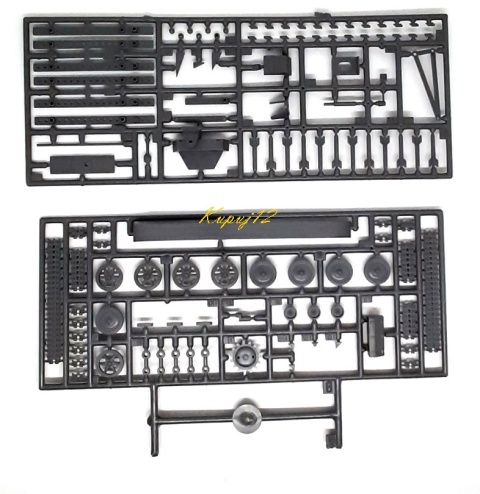 MODEL czołgu z wyrzytnią rakiet KATIUSZA BM-8-24 Plast Skala 1:35 MODEL czołgu z wyrzytnią rakiet KATIUSZA BM-8-24 Plast Skala 1:35