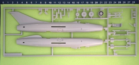 PLASTIKOWY model samolotu MiG-21 FISHBED Academy Skala 1:72 PLASTIKOWY model samolotu MiG-21 FISHBED Academy Skala 1:72