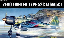 PLASTIKOWY model samolotu Mitsubishi A6M5c ZERO Type 52c Academy Skala 1:72