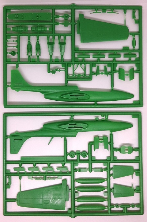 MODEL samolotu TS-11 ISKRA kolor Plastyk Skala 1:72 MODEL samolotu TS-11 ISKRA kolor Plastyk Skala 1:72