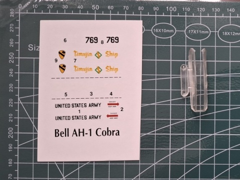 PLASTIKOWY model helikoptera Bell AH-1G Huey Cobra, Plastyk Skala 1:72_S134 PLASTIKOWY model helikoptera Bell AH-1G Huey Cobra, Plastyk Skala 1:72_S134