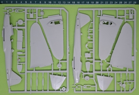 PLASTIKOWY model samolotu IŁ-2 m3 , polska wersja Plastyk Skla 1:72_S004 PLASTIKOWY model samolotu IŁ-2 m3 , polska wersja Plastyk Skla 1:72_S004