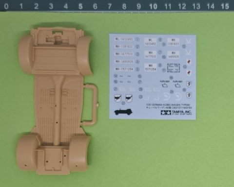 MODEL niemieckiego samochodu terenowego Kubelwagen type 82 Tamiya Skala 1:35 MODEL niemieckiego samochodu terenowego Kubelwagen type 82 Tamiya Skala 1:35