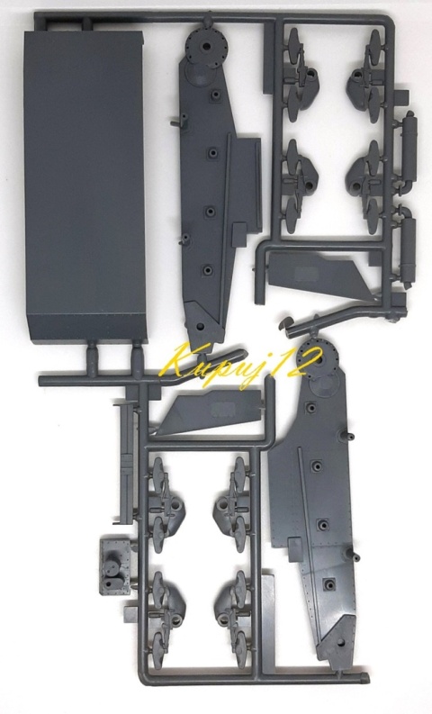 MODEL plastikowy radziecki lekki czołg T-26(r) Mirage skala 1:35 MODEL plastikowy radziecki lekki czołg T-26(r) Mirage skala 1:35