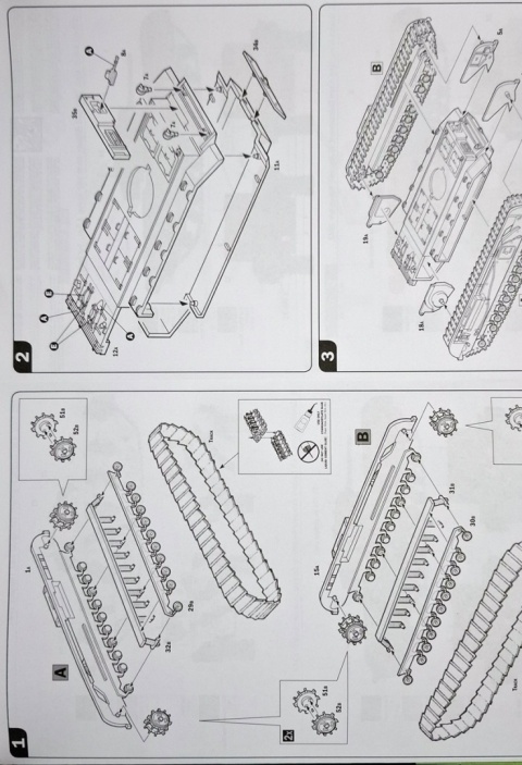 Model brytyjskiego czołgu Churchill Mk. II Italeri skala 1:72 7083