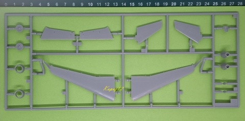 Embraer 170 PLL Lot Pasażerski samolot plastikowy model do sklejania samolotu Karaya skala 1:144 144-51