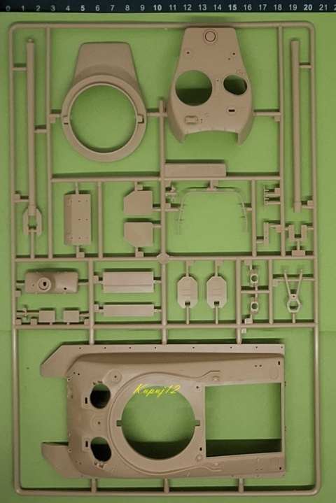 Plastikowy model czołgu M-51 Super Sherman Academy Skala 1:35 13254