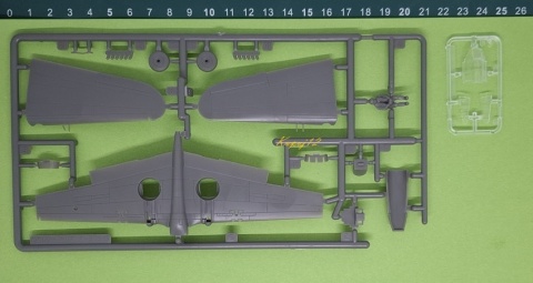 Plastikowy model samolotu Curtiss P-40B Warhawk Airfix Skala 1:72