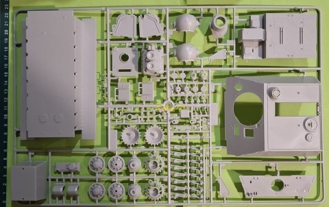 Czołg model Sturmmorser Tiger moździerz rakietowy 38cm Italeri Skala 1:35_6573