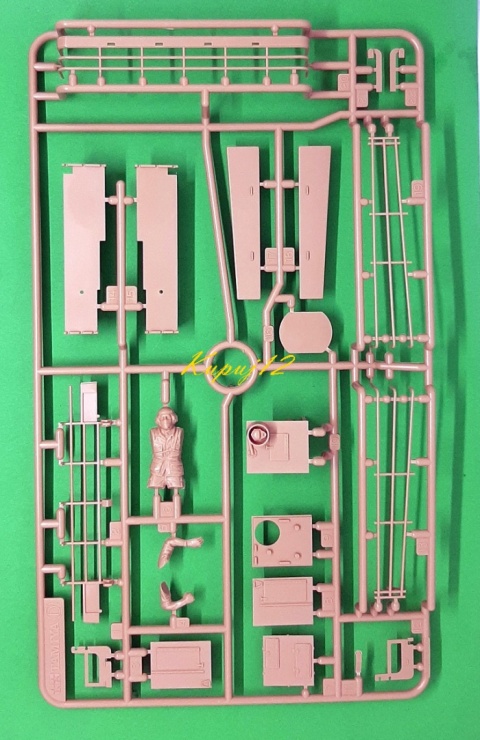 MODEL plastikowy czołg do sklejania M1A1 Abrams Tank Ukraine Tamiya Skala 1:35 25216