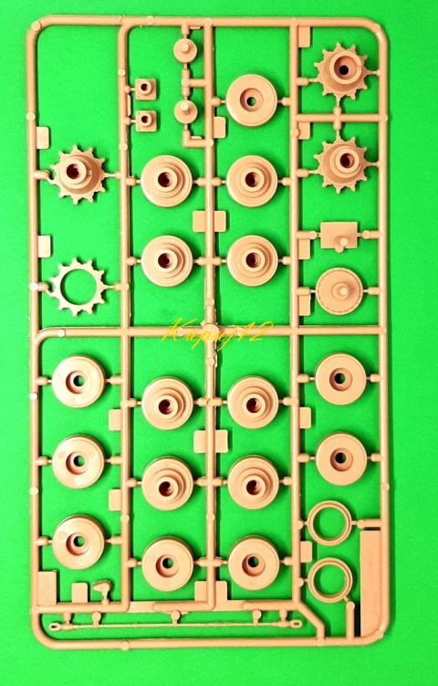 MODEL plastikowy czołg do sklejania M1A1 Abrams Tank Ukraine Tamiya Skala 1:35 25216