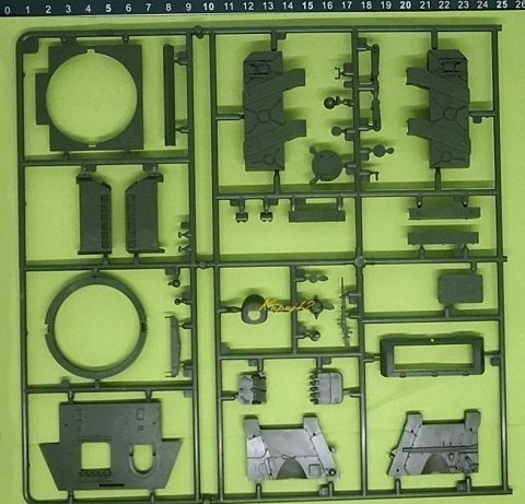 Model do sklejania czołgu T34/85 RUDY 102 +podkład, lakier, pędzle, farby +