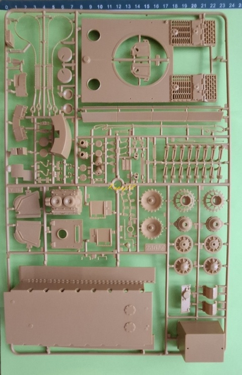 Model niemieckiego czołgu Tygrys VI Tiger I Ausf E. Italeri Skala 1:35 6754