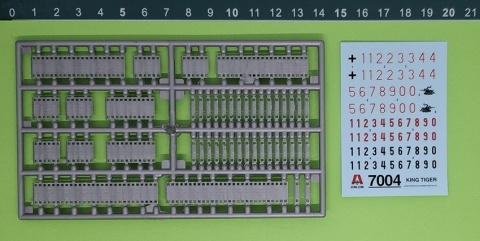 Model niemieckiego czołgu Tygrys Sd. KFZ. 182 King Tiger Italeri Skala 1:72 7004