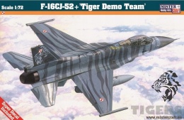 Model samolotu do sklejania F-16CJ-52+Tiger Demo Team MisterCraft skala 1:72 041156
