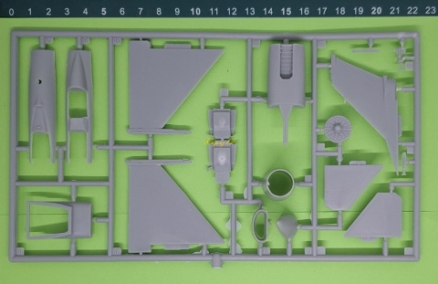 Model samolotu do sklejania F-16CJ-52+Tiger Demo Team MisterCraft skala 1:72 041156