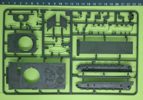 Plastikowy model czołgu Niemiecka Armia Leopard 2A46/A6M Revell Skala 1:72 03180